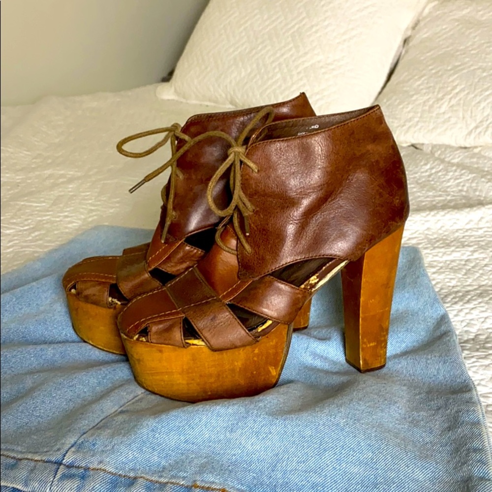 Jeffrey Campbell Cut Out LITA booties!
